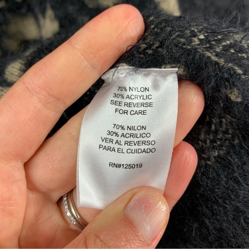 Joseph A. Leopard Print Fuzzy Soft Crew Sweater P… - image 4